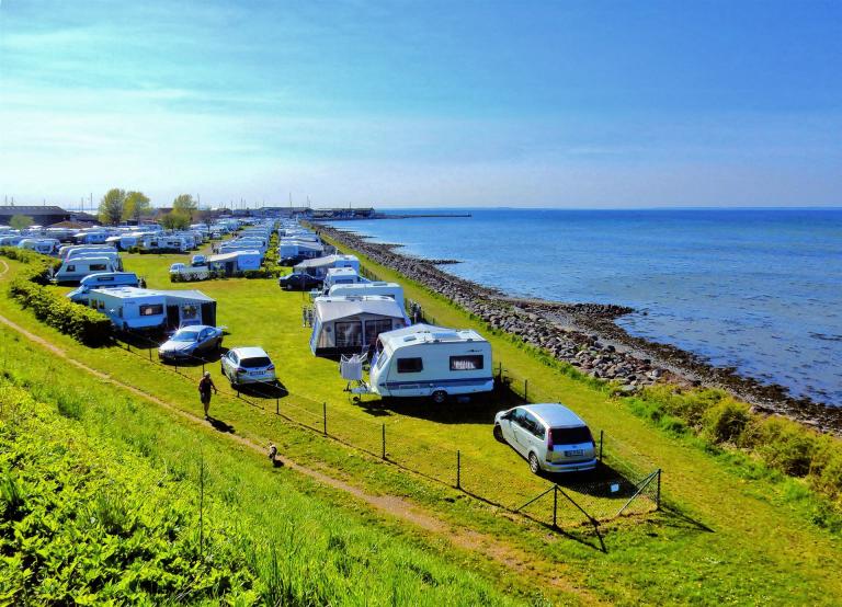Udsigt over pladserne ved vandkanten